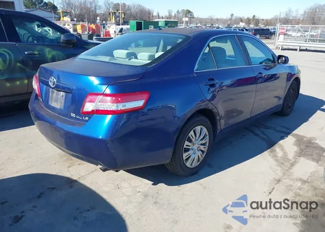 2010 Toyota Camry Le z USA, uszkodzony, nr VIN 4T1BF3EKXAU550833